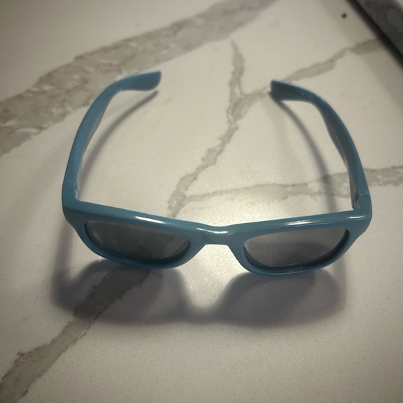 RealShades Baby blue sunglasses - Picture 5 of 6